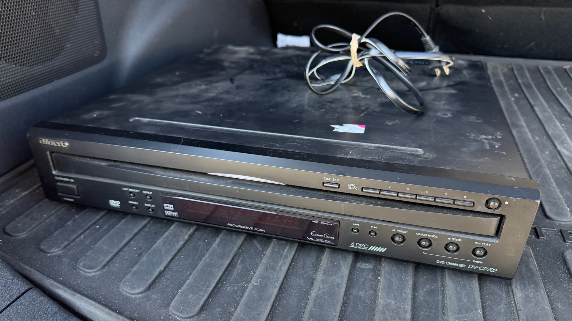 Front of the Onkyo DV-CP702